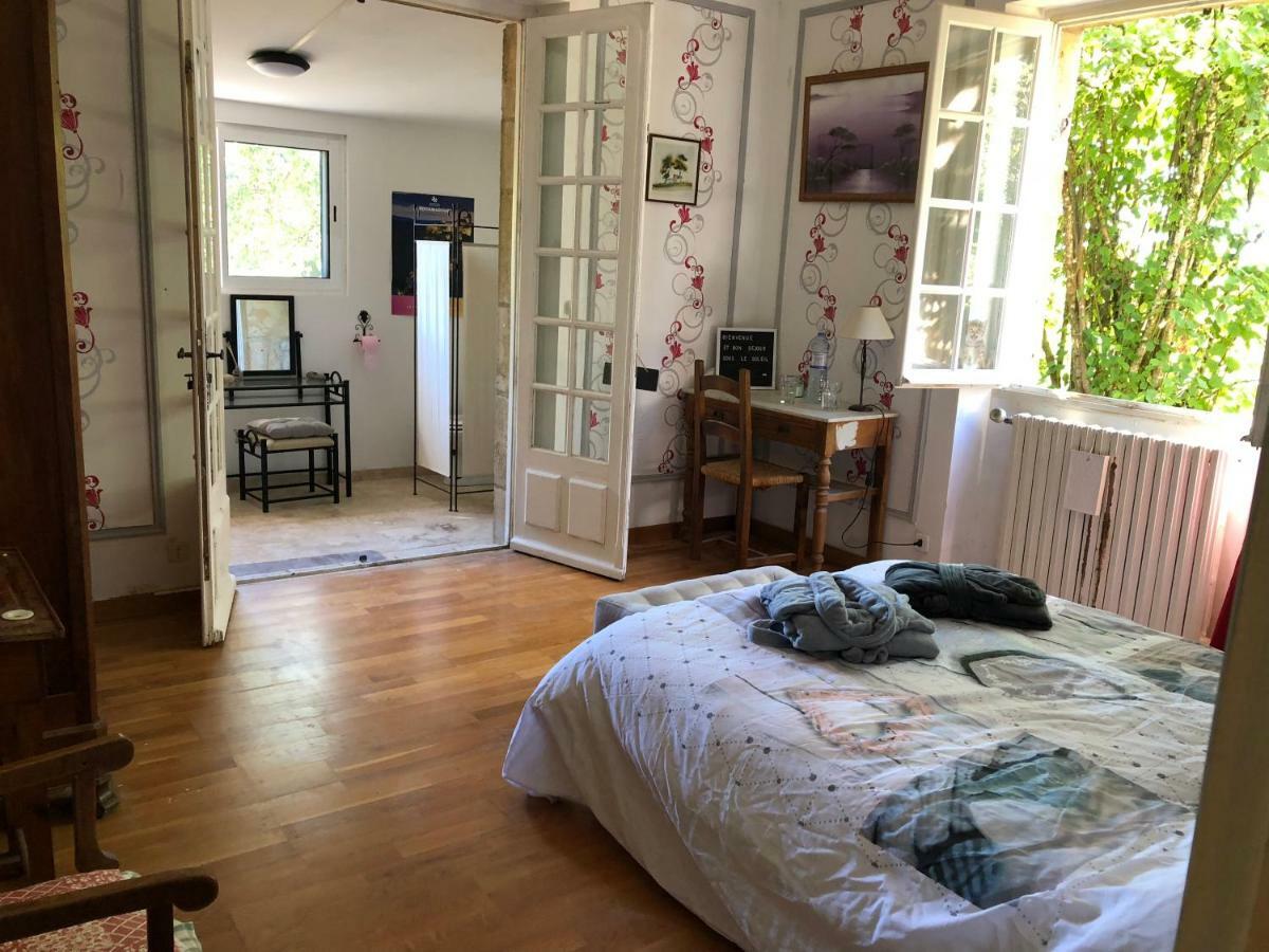Les chambres de cathy Murat Extérieur photo