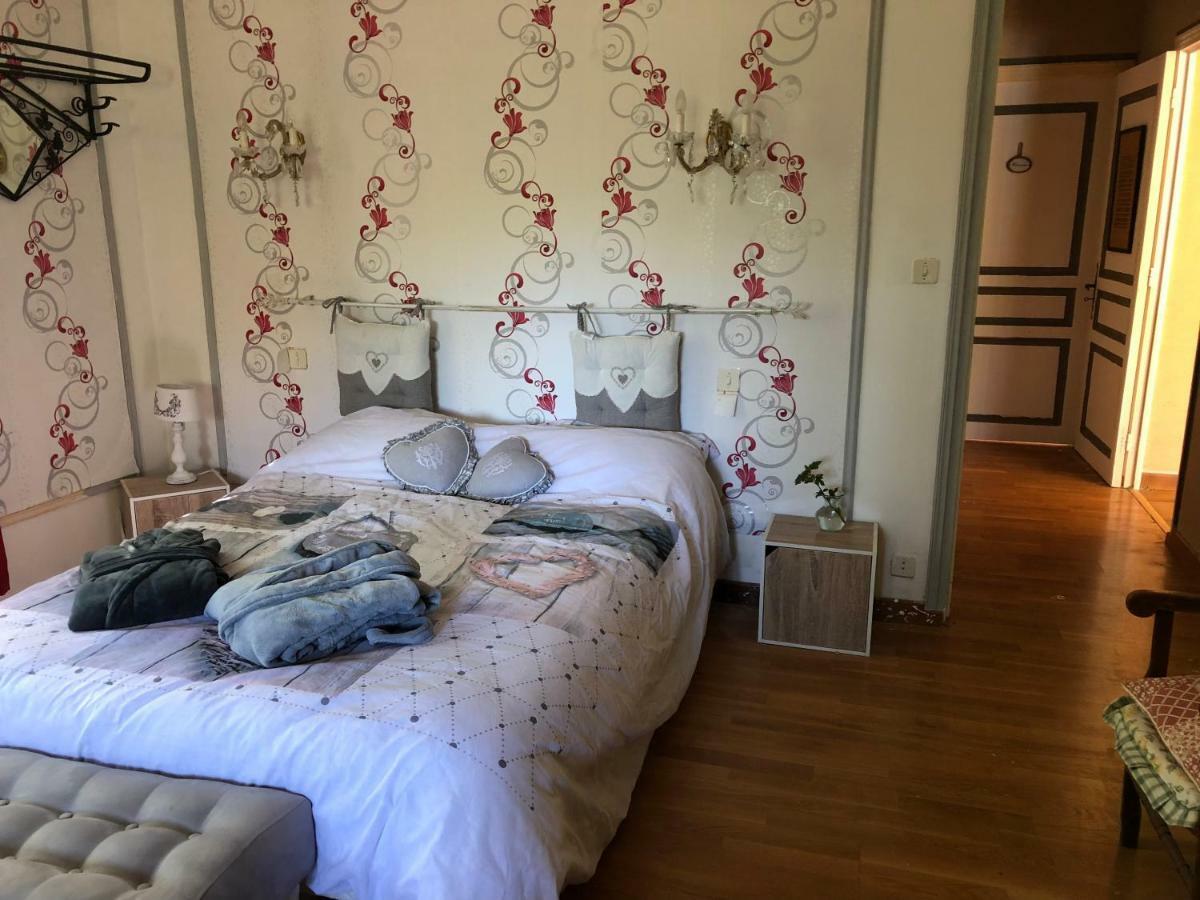 Les chambres de cathy Murat Extérieur photo